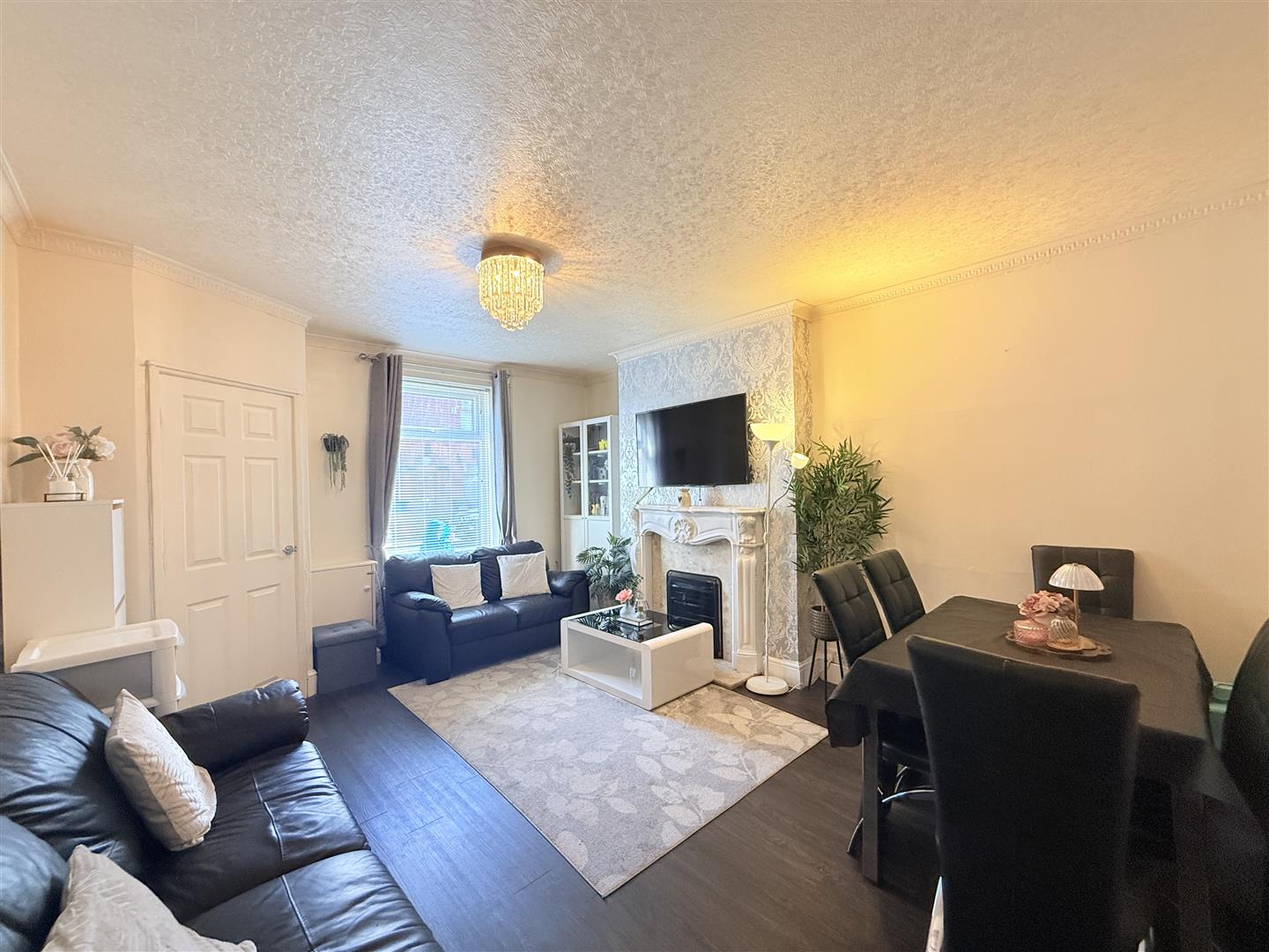 2 bed house - mid terrace in Whiteacre Road, Ashton-Under-Lyne – photo 2